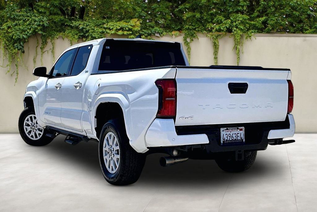 Certified 2025 Toyota Tacoma SR5 w/ SR5 Upgrade Package AWD/4WD image 4