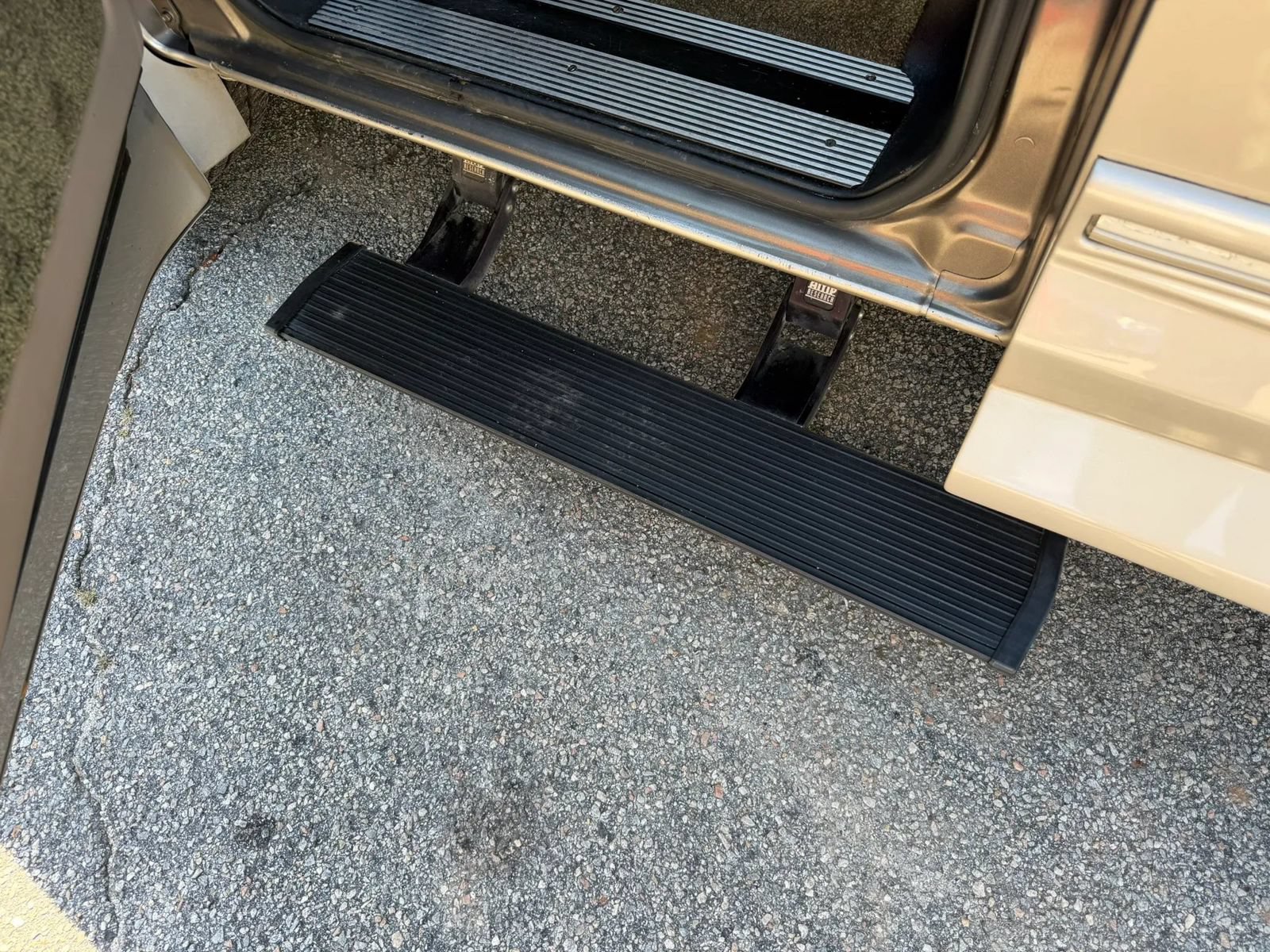 Used 2015 Chevrolet Express 2500 RWD image 9