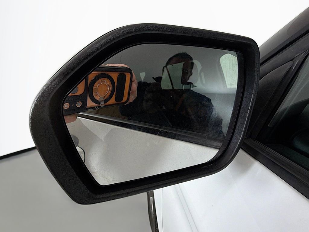 Used 2022 Ford Explorer Limited image 29