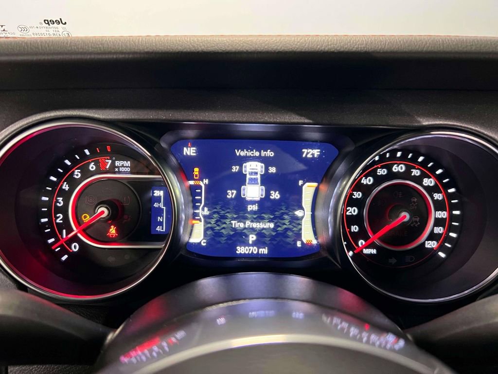 Used 2022 Jeep Gladiator Mojave w/ Cold Weather Group image 25