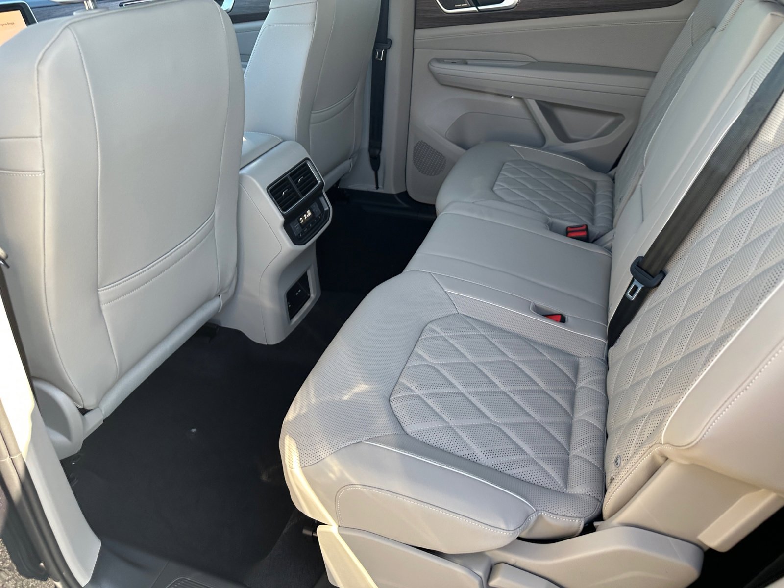 New 2026 Volkswagen Atlas SEL Premium R-Line image 17