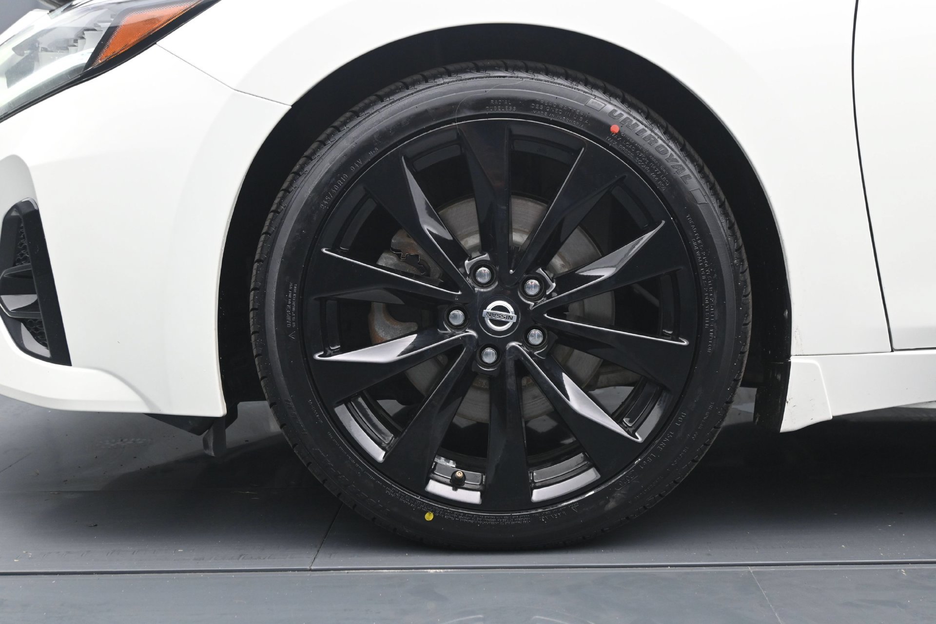 Used 2021 Nissan Maxima SR FWD image 24