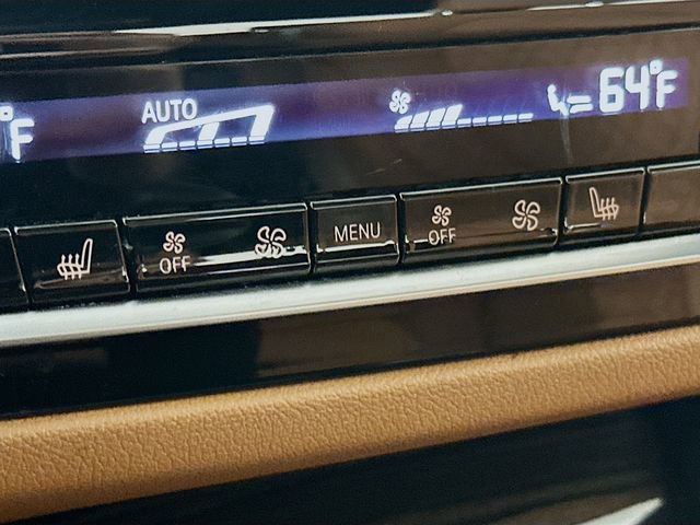 Used 2021 BMW 530e xDrive w/ Convenience Package image 21