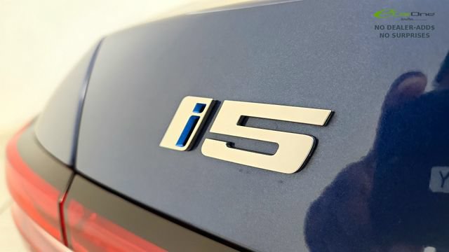 Used 2025 BMW i5 eDrive40i RWD image 36