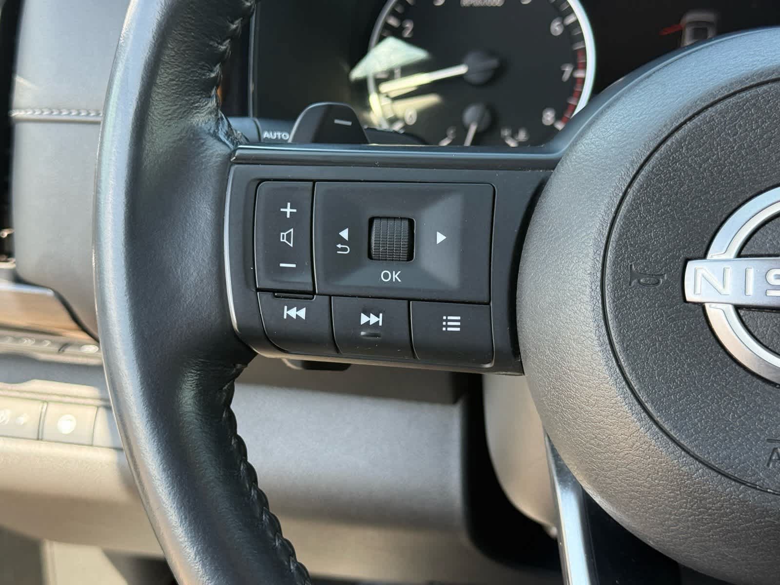 Used 2024 Nissan Pathfinder SV AWD/4WD image 14