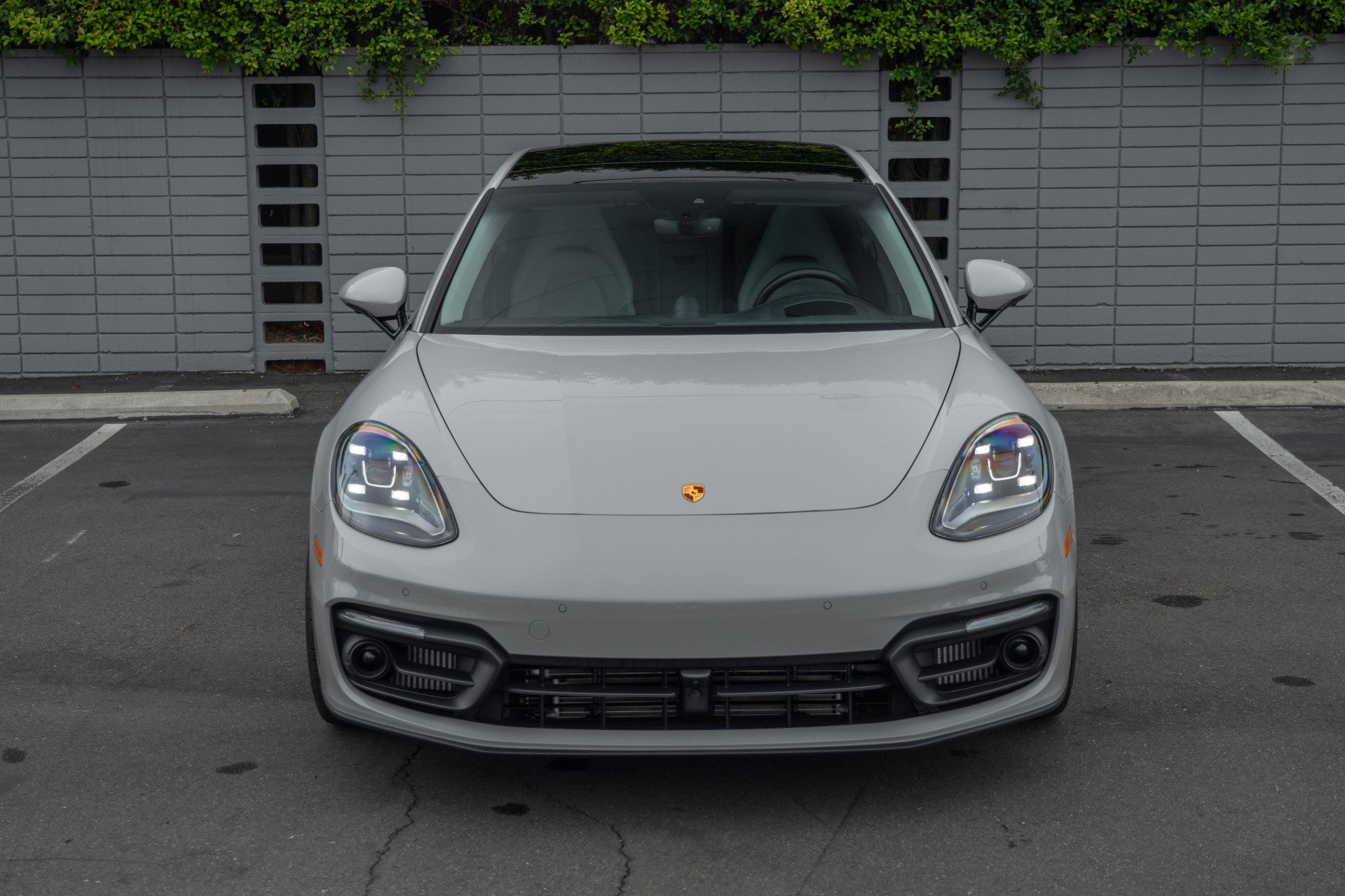 Used 2023 Porsche Panamera 4 Platinum Edition image 2