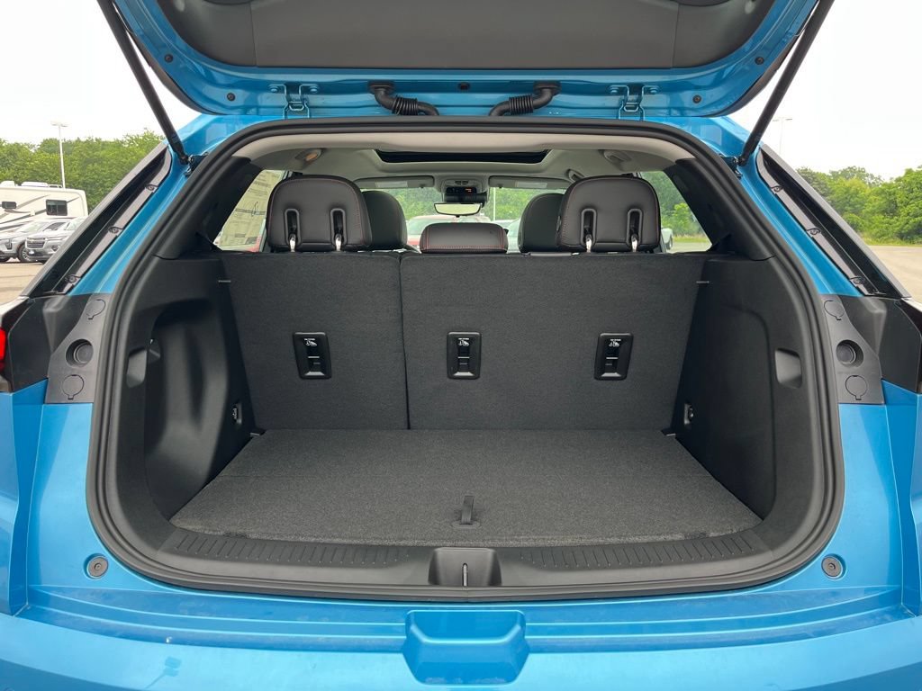 New 2027 Chevrolet Bolt RS w/ Technology Package FWD image 13