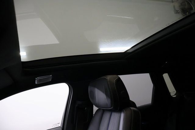 New 2026 Cadillac Lyriq Signature Luxury image 16