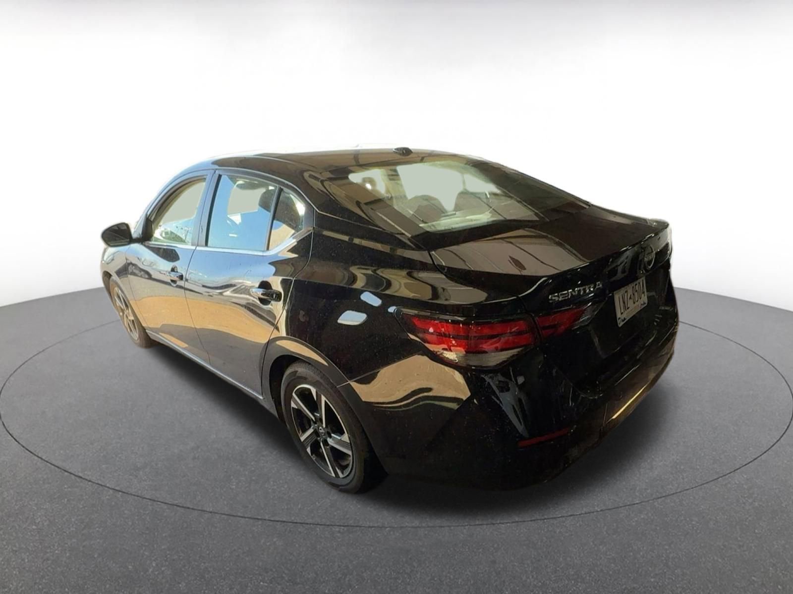 Used 2025 Nissan Sentra SV image 5