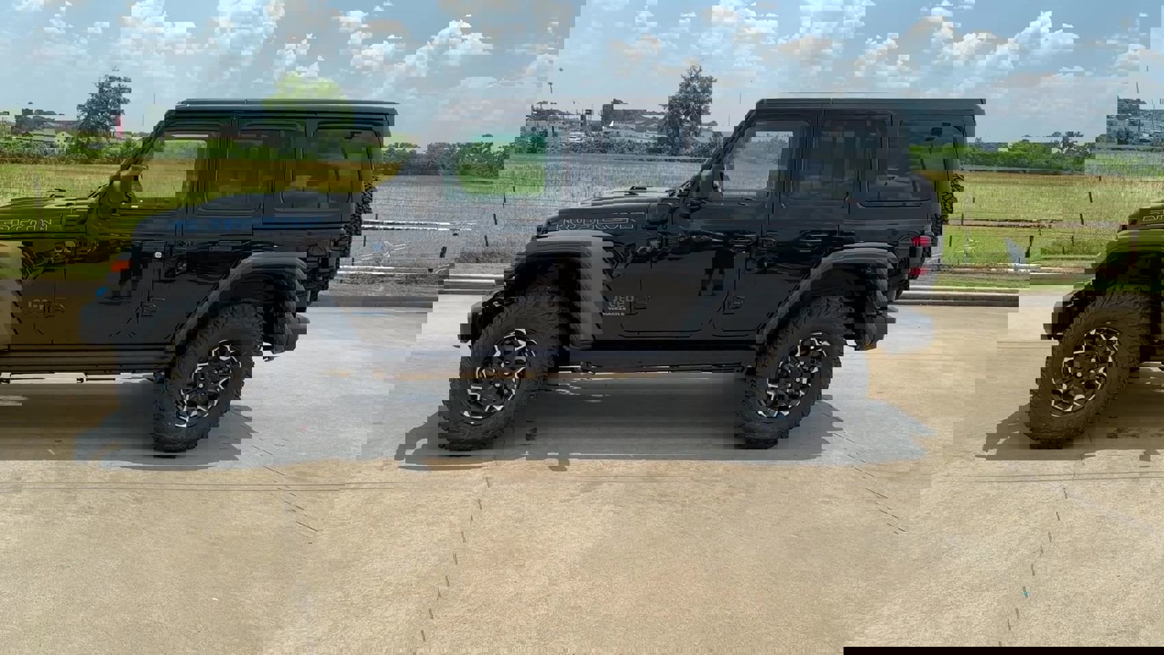 New 2023 Jeep Wrangler Rubicon w/ Cold Weather Group image 5