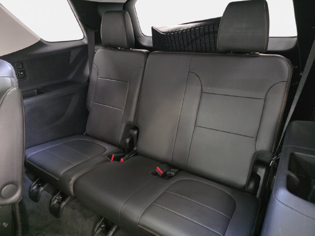 Used 2021 Chevrolet Traverse LT w/ LT Premium Package AWD/4WD image 37