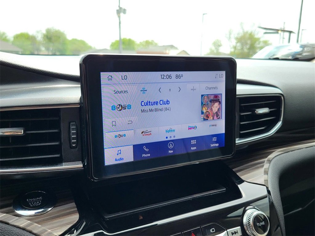 Used 2022 Ford Explorer Limited w/ Equipment Group 301A image 26