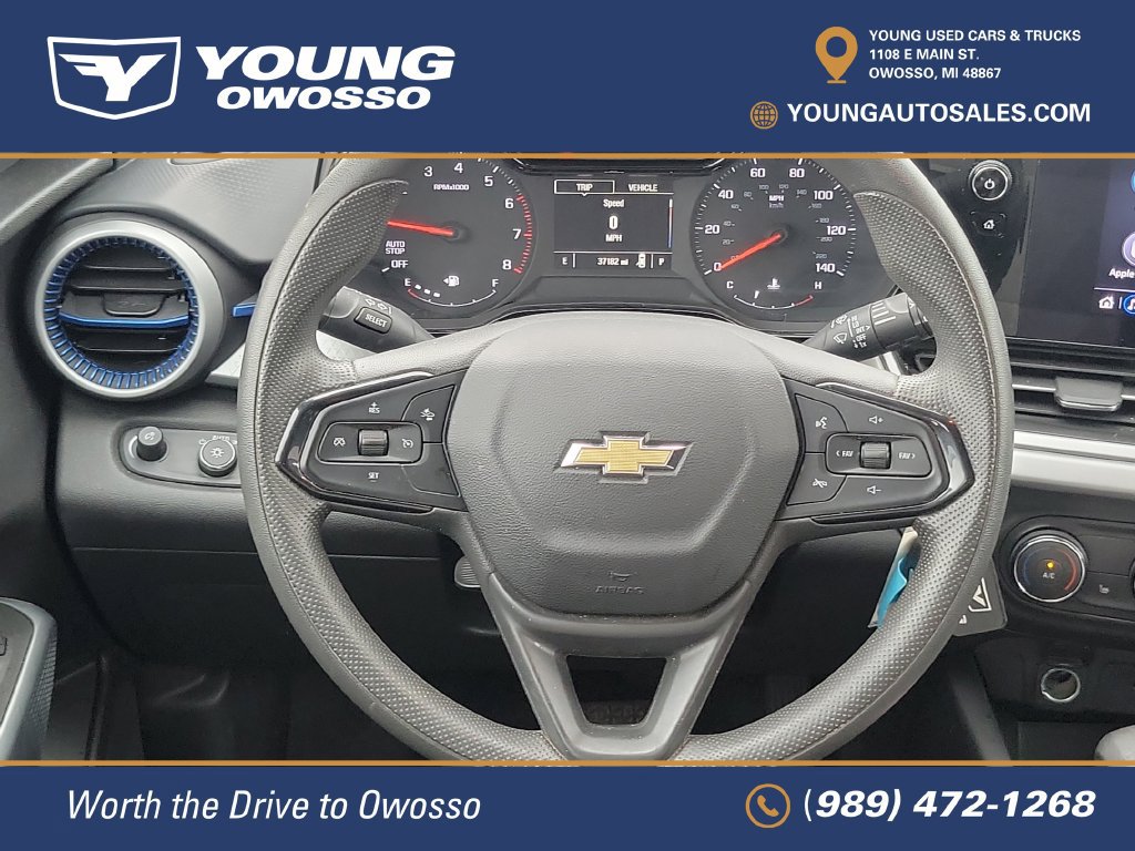 Used 2025 Chevrolet Trax LS w/ LS Convenience Package FWD image 27