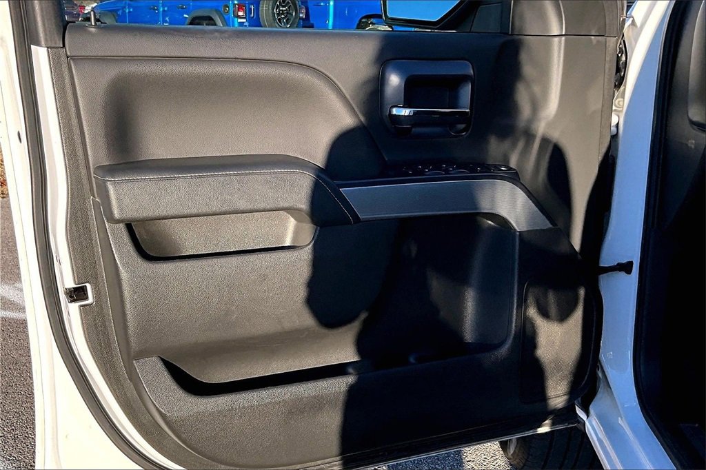 Used 2018 Chevrolet Silverado 1500 LT w/ All Star Edition image 19