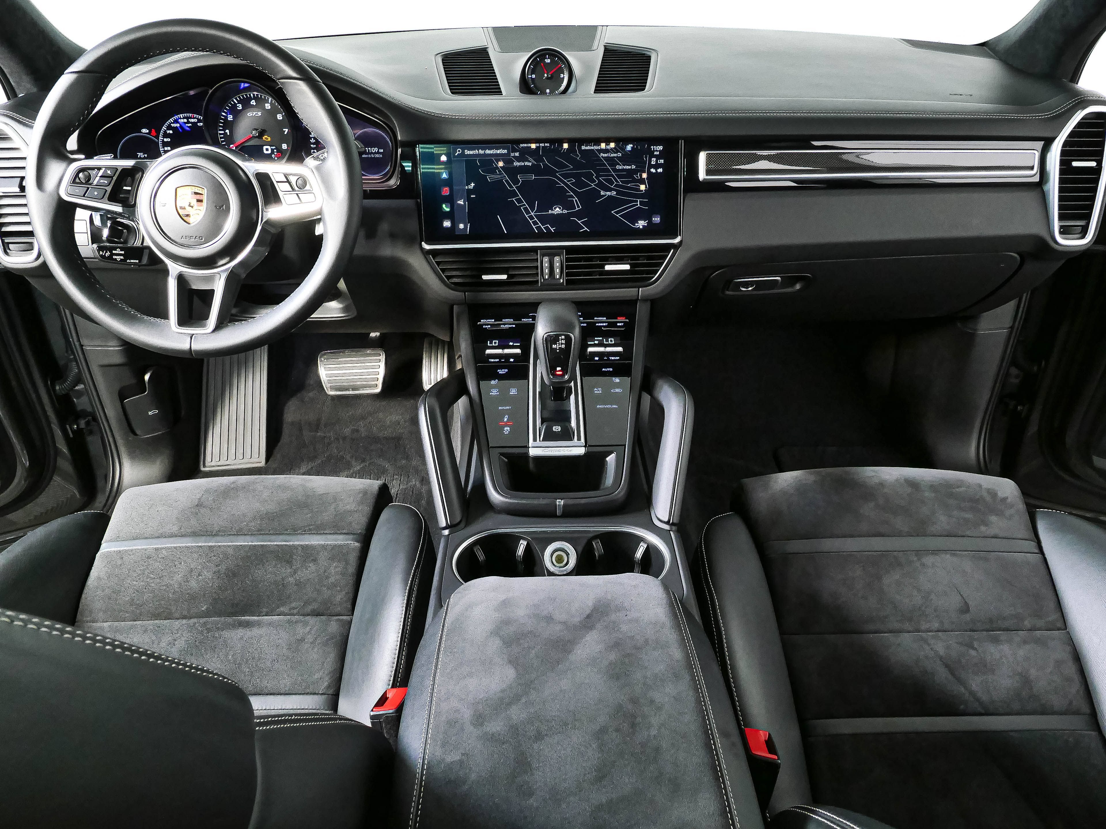 Certified 2023 Porsche Cayenne GTS w/ Premium Package AWD/4WD image 19
