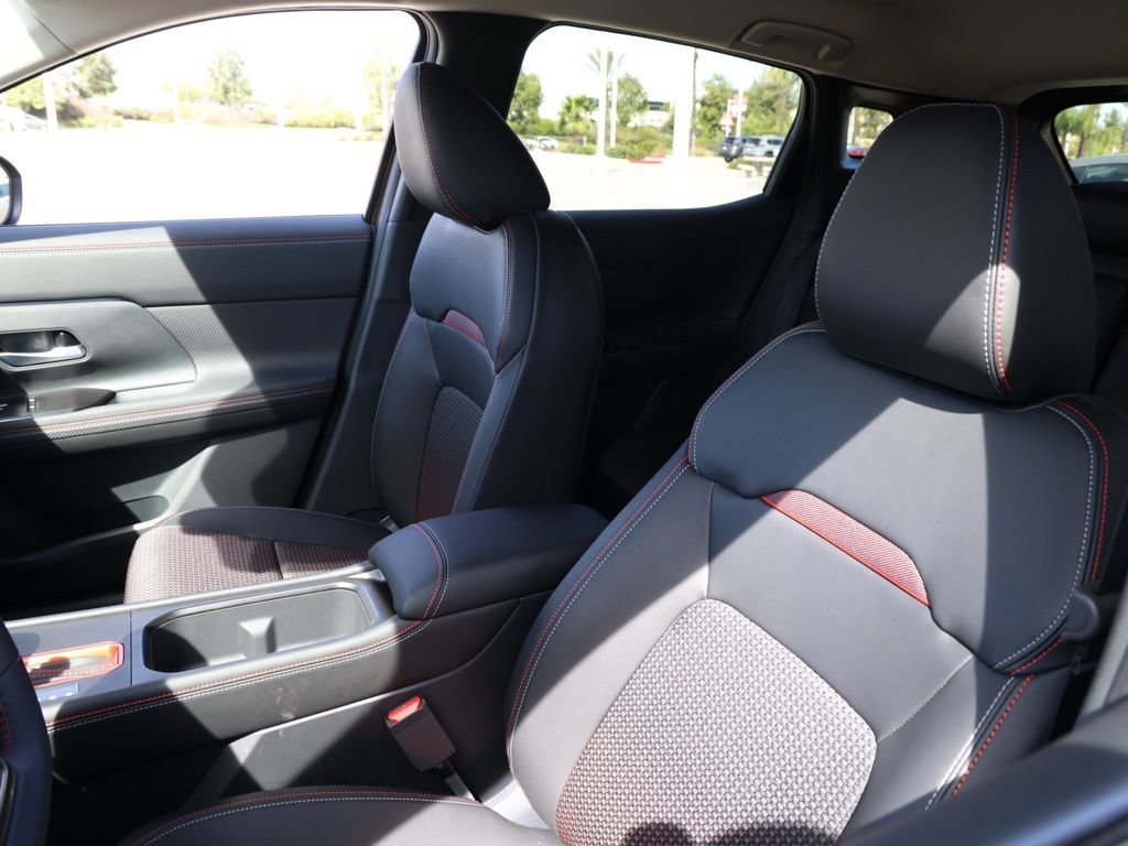 New 2026 Nissan Kicks SR FWD image 15
