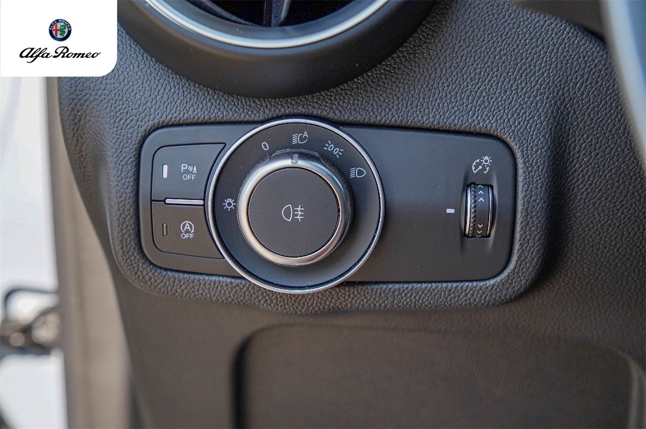 New 2025 Alfa Romeo Stelvio Sprint w/ Veloce Package image 17