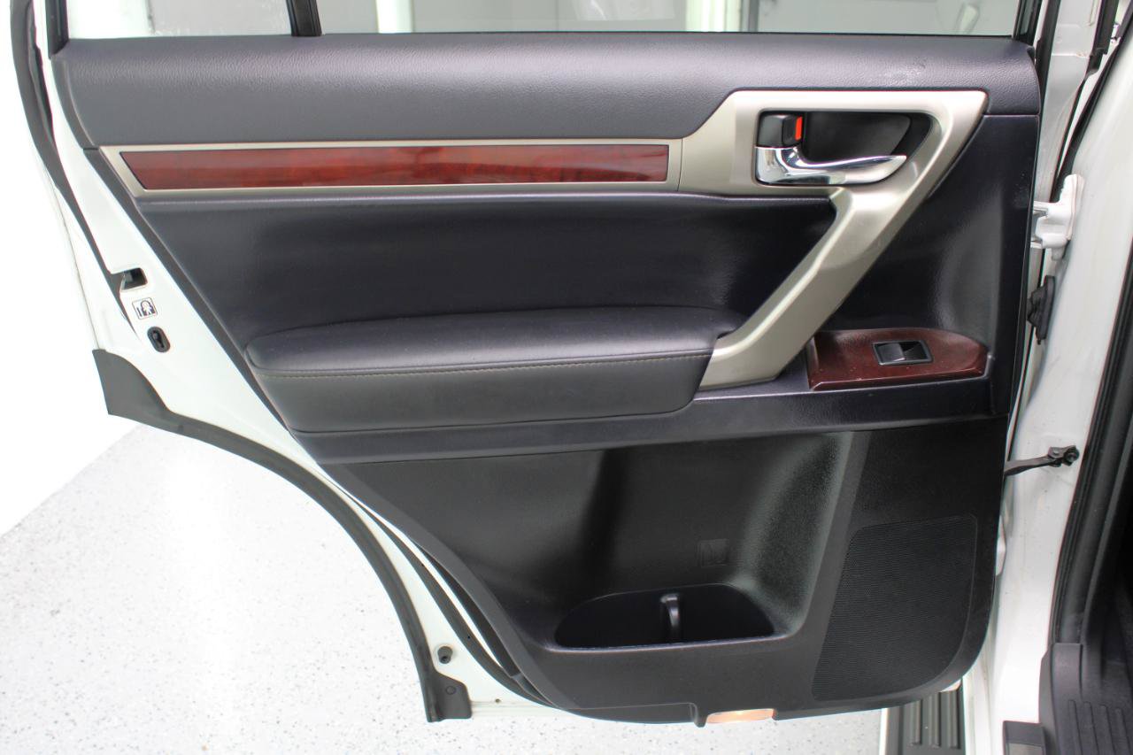 Used 2017 Lexus GX 460 AWD/4WD image 42