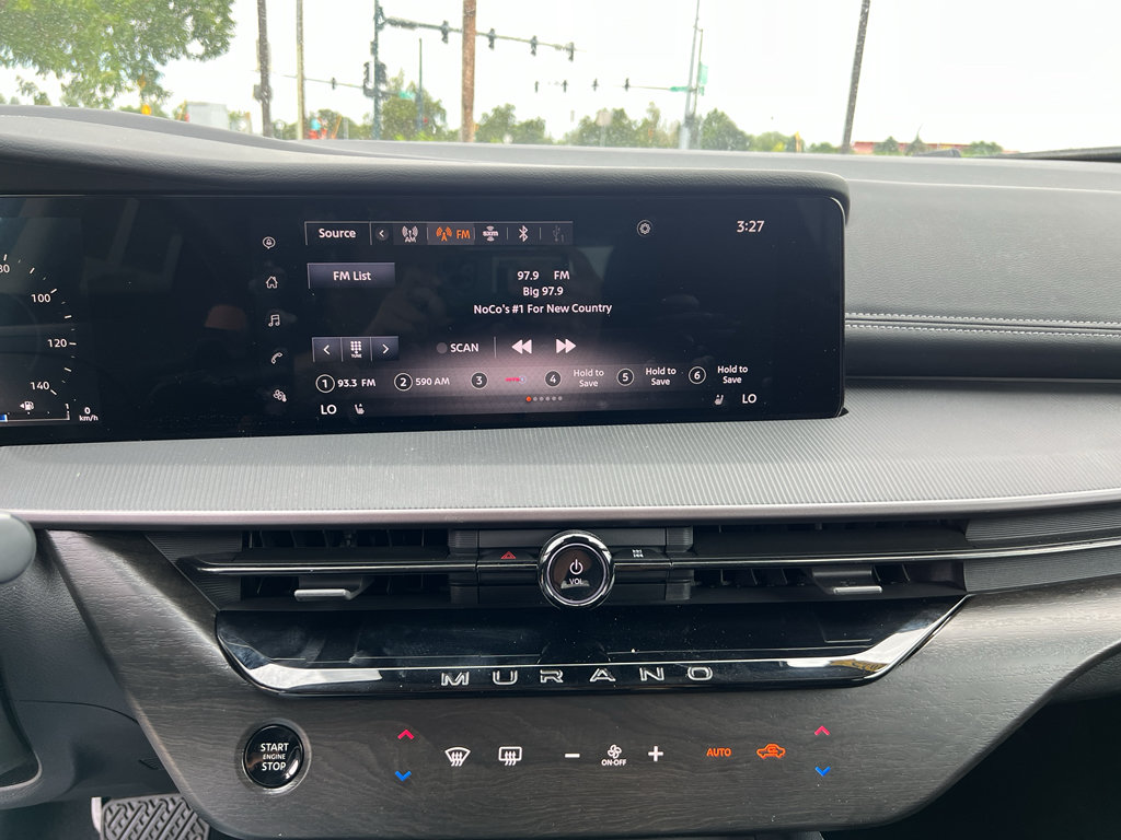 Used 2025 Nissan Murano SV AWD/4WD image 13
