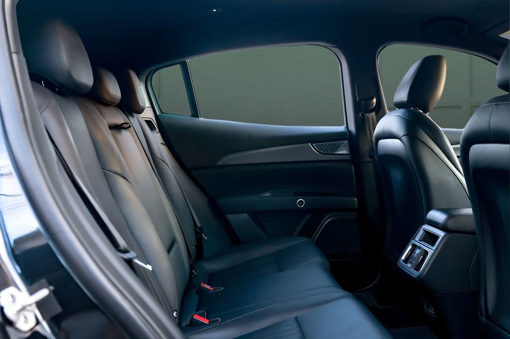 Used 2024 Maserati Grecale GT image 18