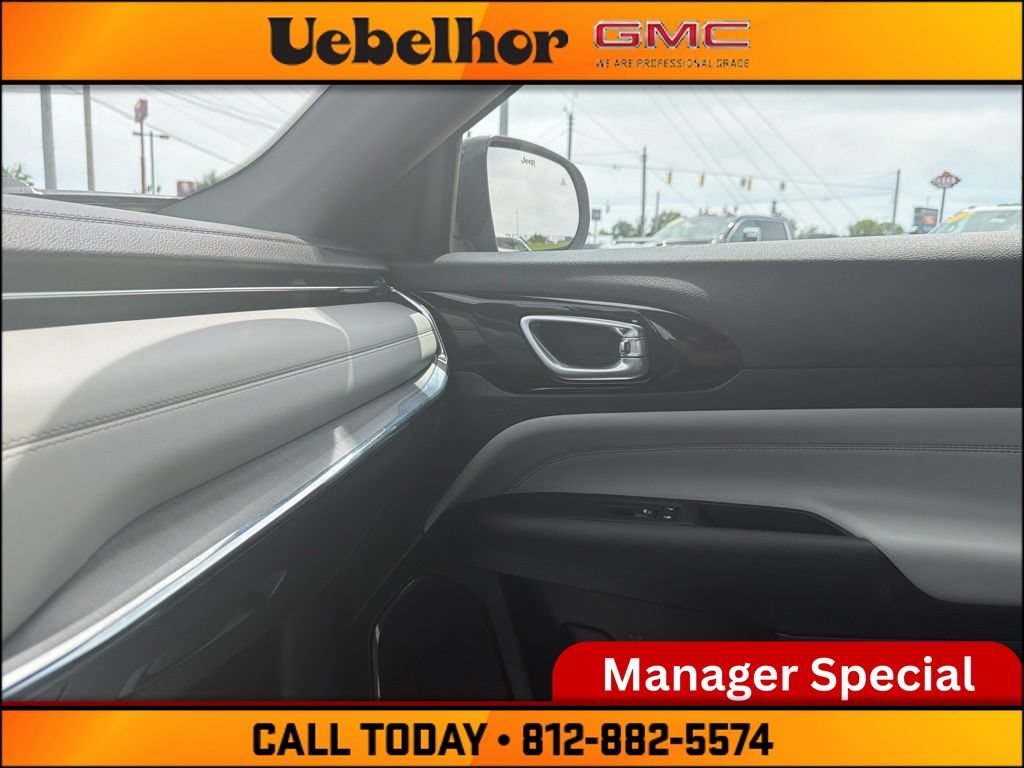 Used 2023 Jeep Compass Limited AWD/4WD image 31