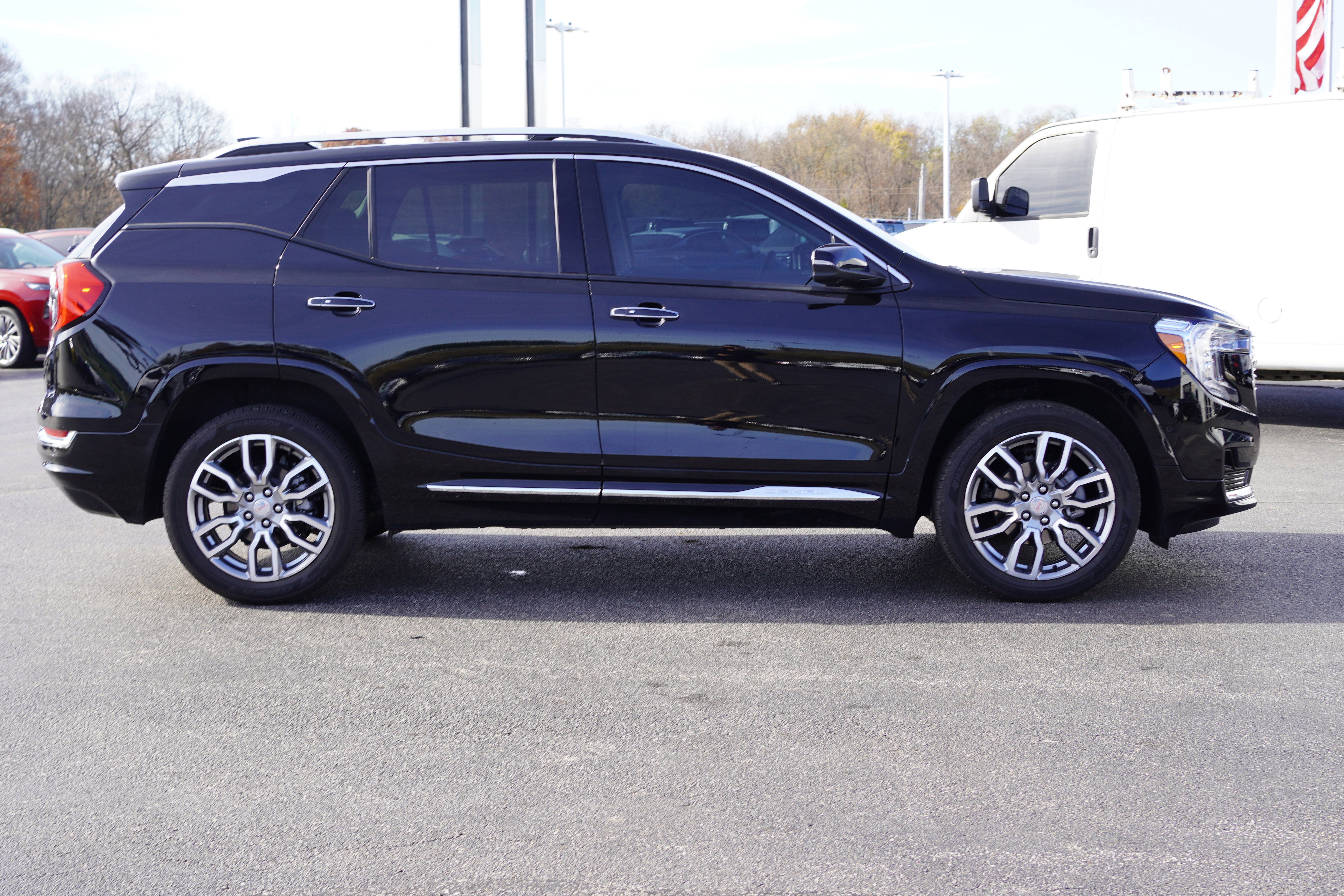 Used 2024 GMC Terrain Denali w/ Denali Premium Package image 11