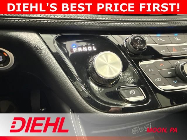 Used 2025 Chrysler Pacifica Limited FWD image 40