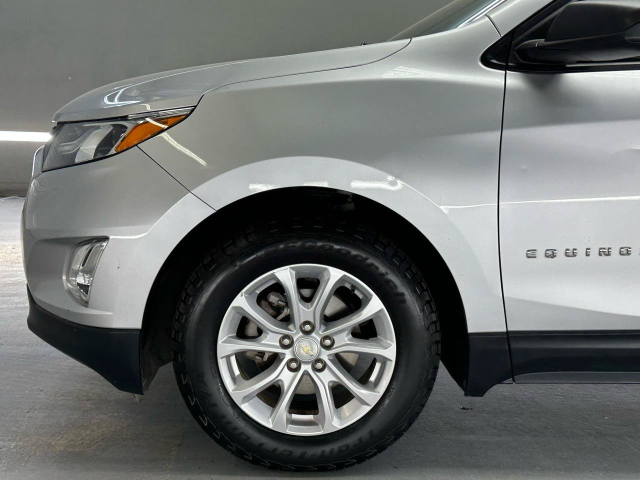 Used 2020 Chevrolet Equinox LS w/ LS Convenience Package FWD image 5