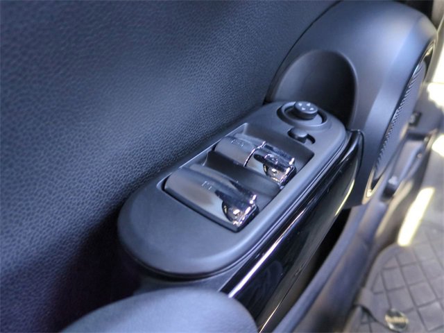 Used 2018 MINI Cooper S image 27