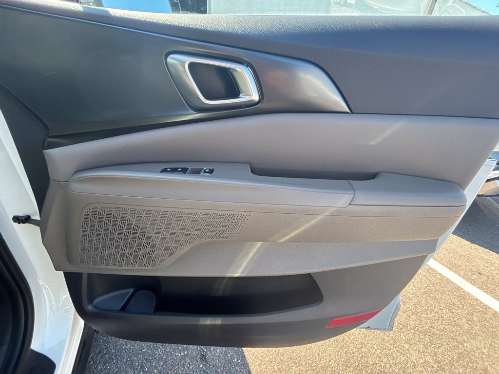 Certified 2026 Kia Carnival LX FWD image 25