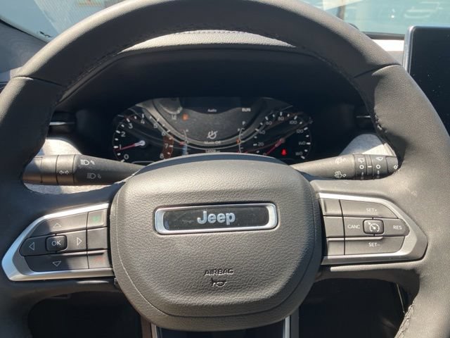 Used 2023 Jeep Compass Latitude AWD/4WD image 33