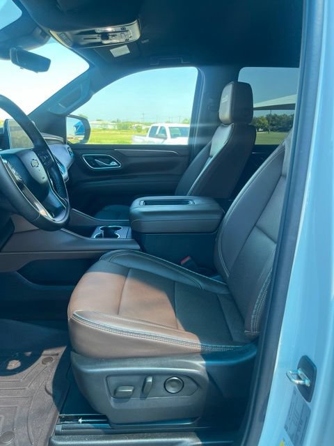 Used 2024 Chevrolet Tahoe High Country AWD/4WD image 14