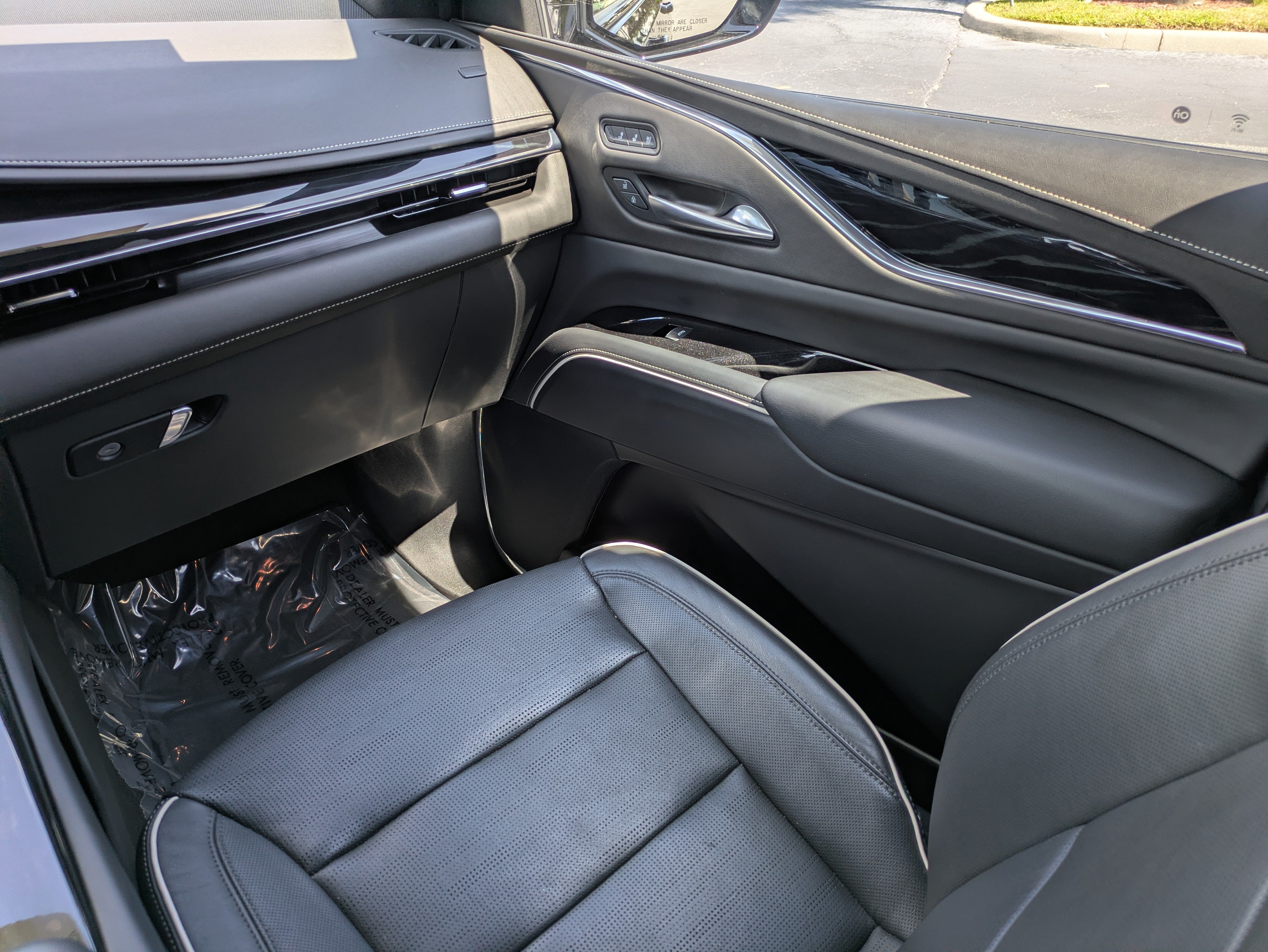 Certified 2024 Cadillac Escalade Sport AWD/4WD image 23