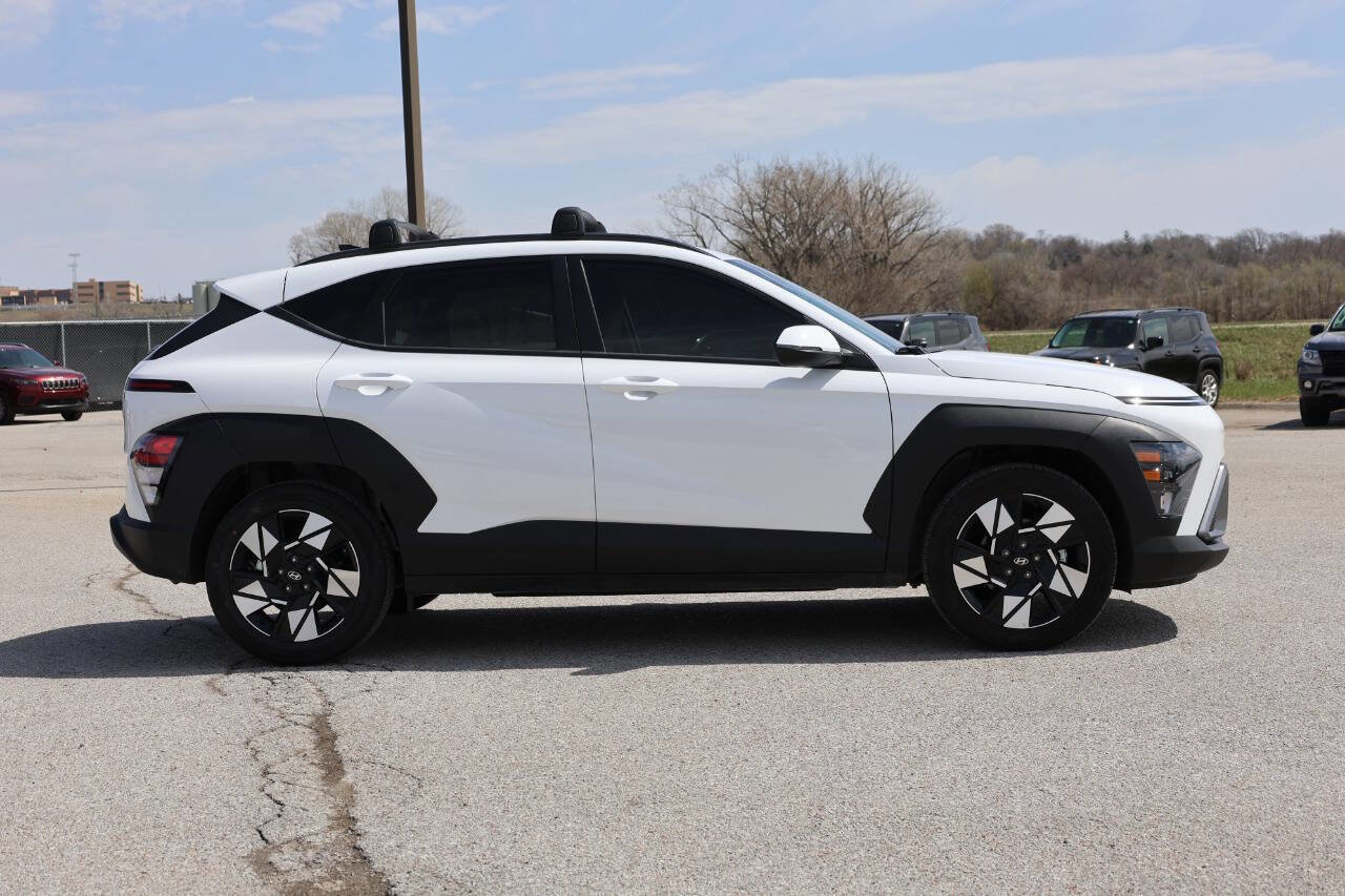 Used 2025 Hyundai Kona SEL FWD image 7