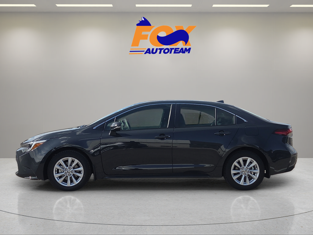 Used 2026 Toyota Corolla XLE FWD image 2
