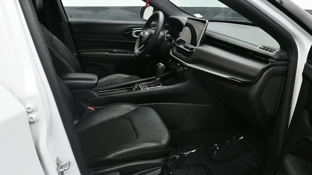 Used 2025 Jeep Compass Trailhawk AWD/4WD image 10