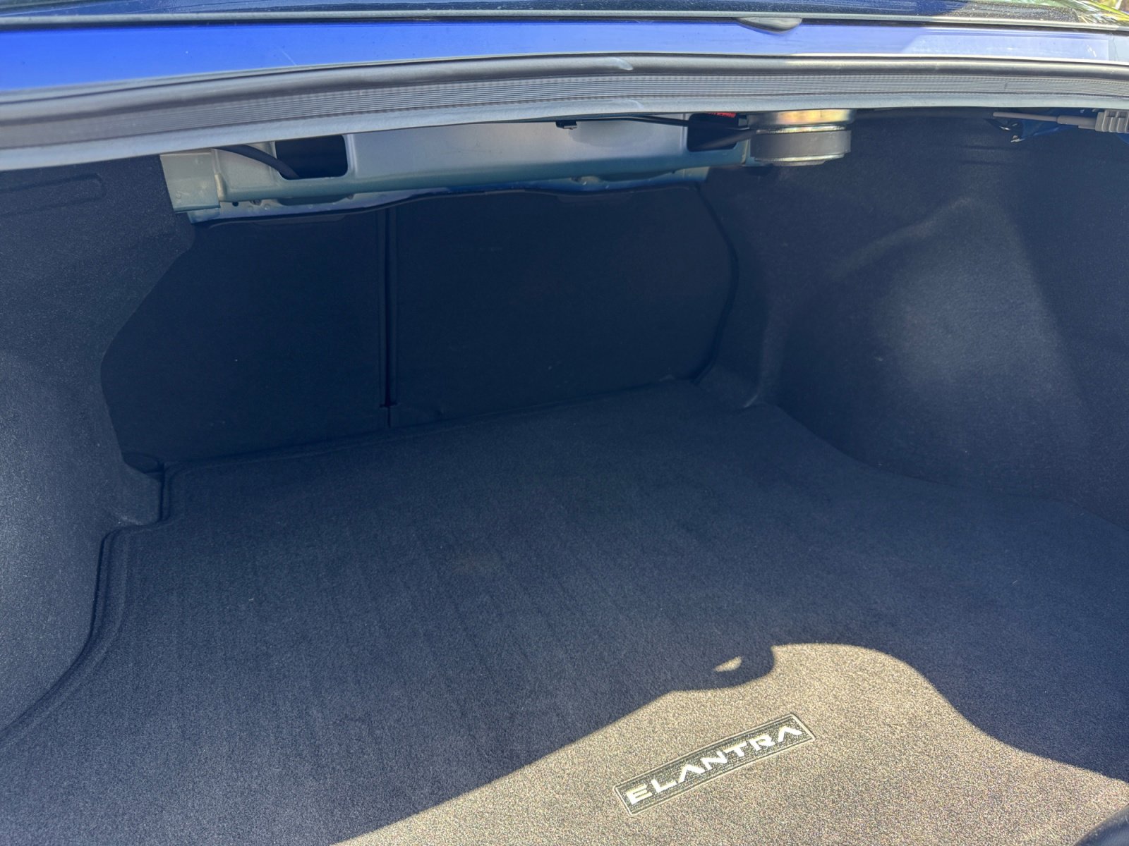 Used 2022 Hyundai Elantra Limited FWD image 23
