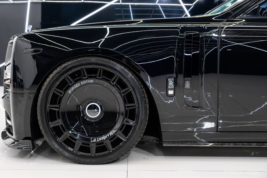 Used 2026 Rolls-Royce Phantom Sedan RWD image 14