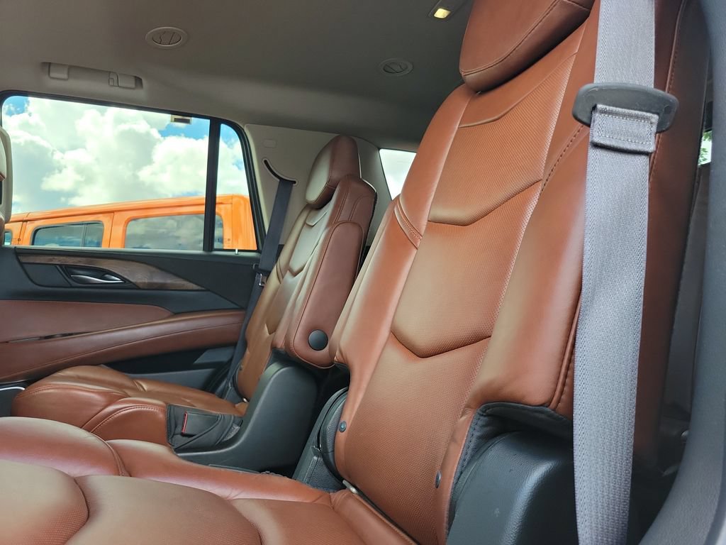 Used 2016 Cadillac Escalade Premium RWD image 8