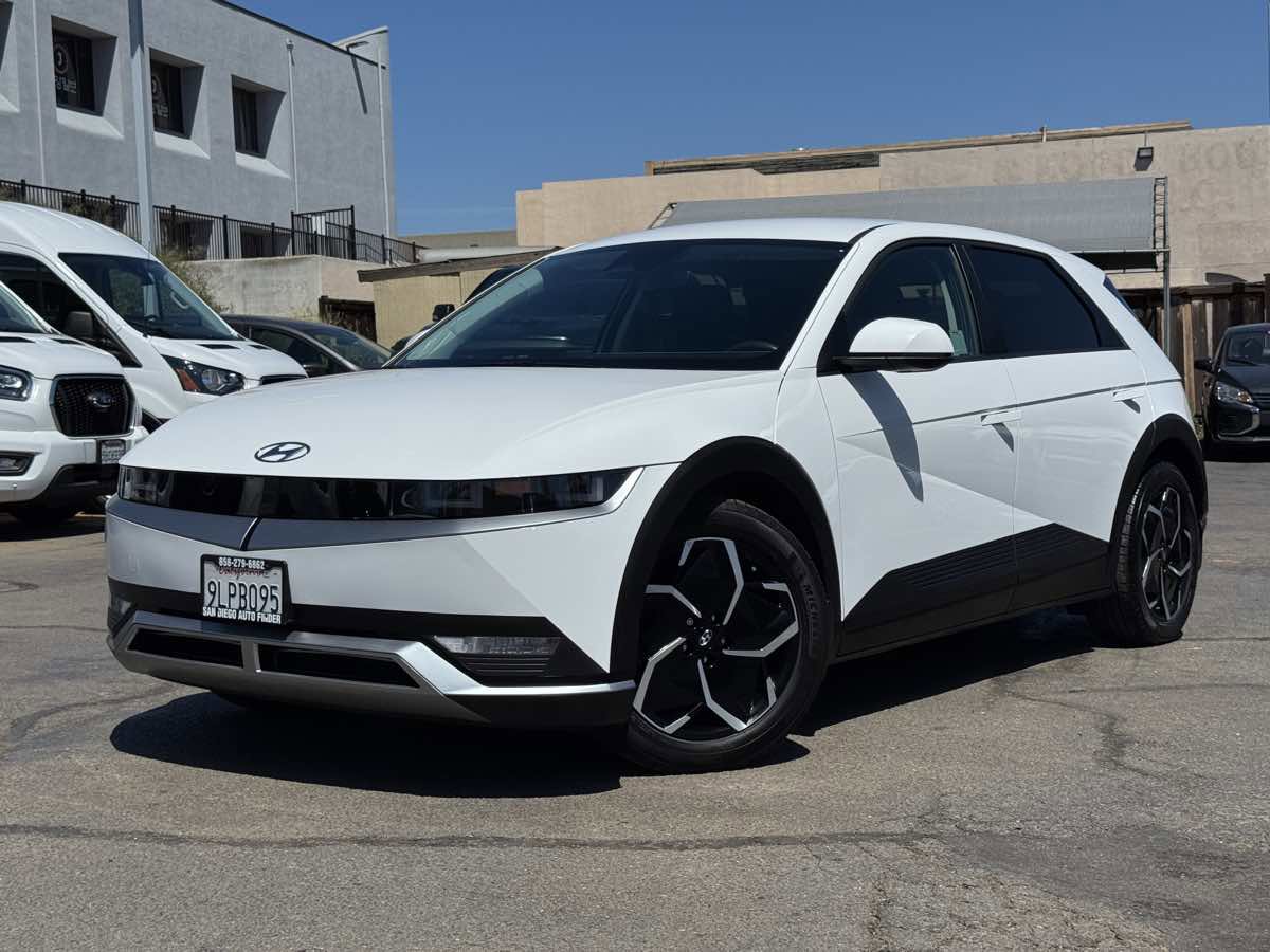 Used 2024 Hyundai Ioniq 5 SE RWD image 2
