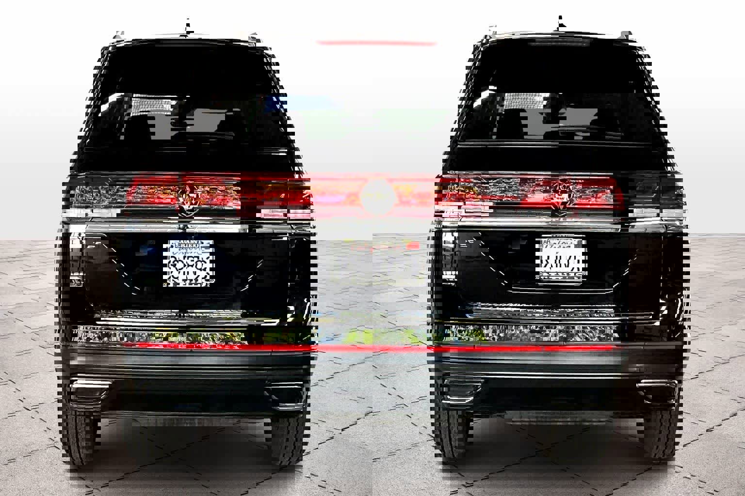 Used 2025 Volkswagen Atlas SE image 7