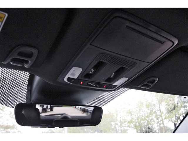 Used 2025 Honda Pilot Black Edition image 23