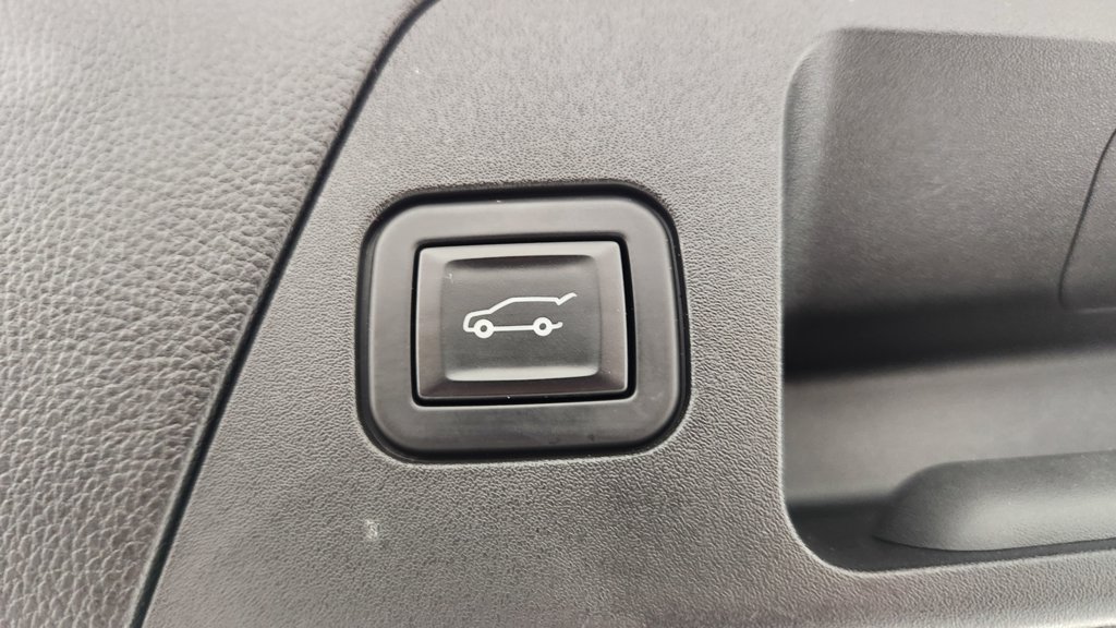 Used 2020 Buick Envision Premium w/ Driver Confidence Package AWD/4WD image 18