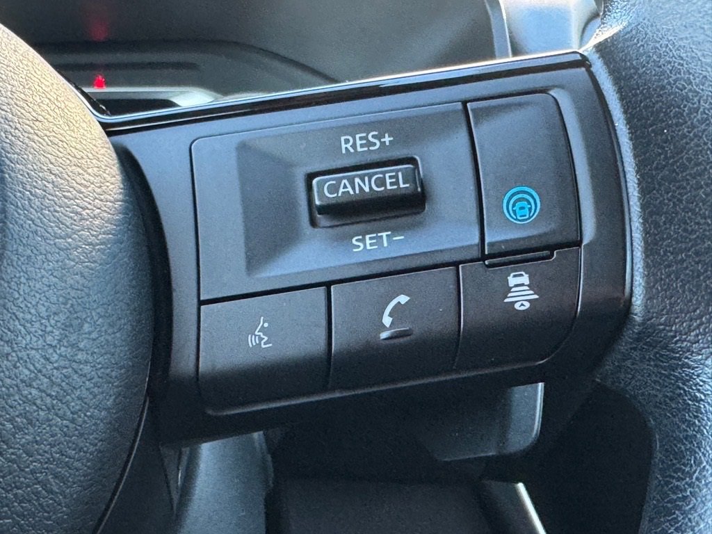 Certified 2023 Nissan Rogue SV image 18