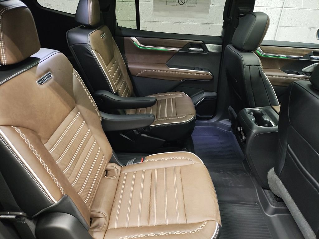 New 2026 GMC Acadia Denali Ultimate w/ LPO, Floor Liner Package image 12