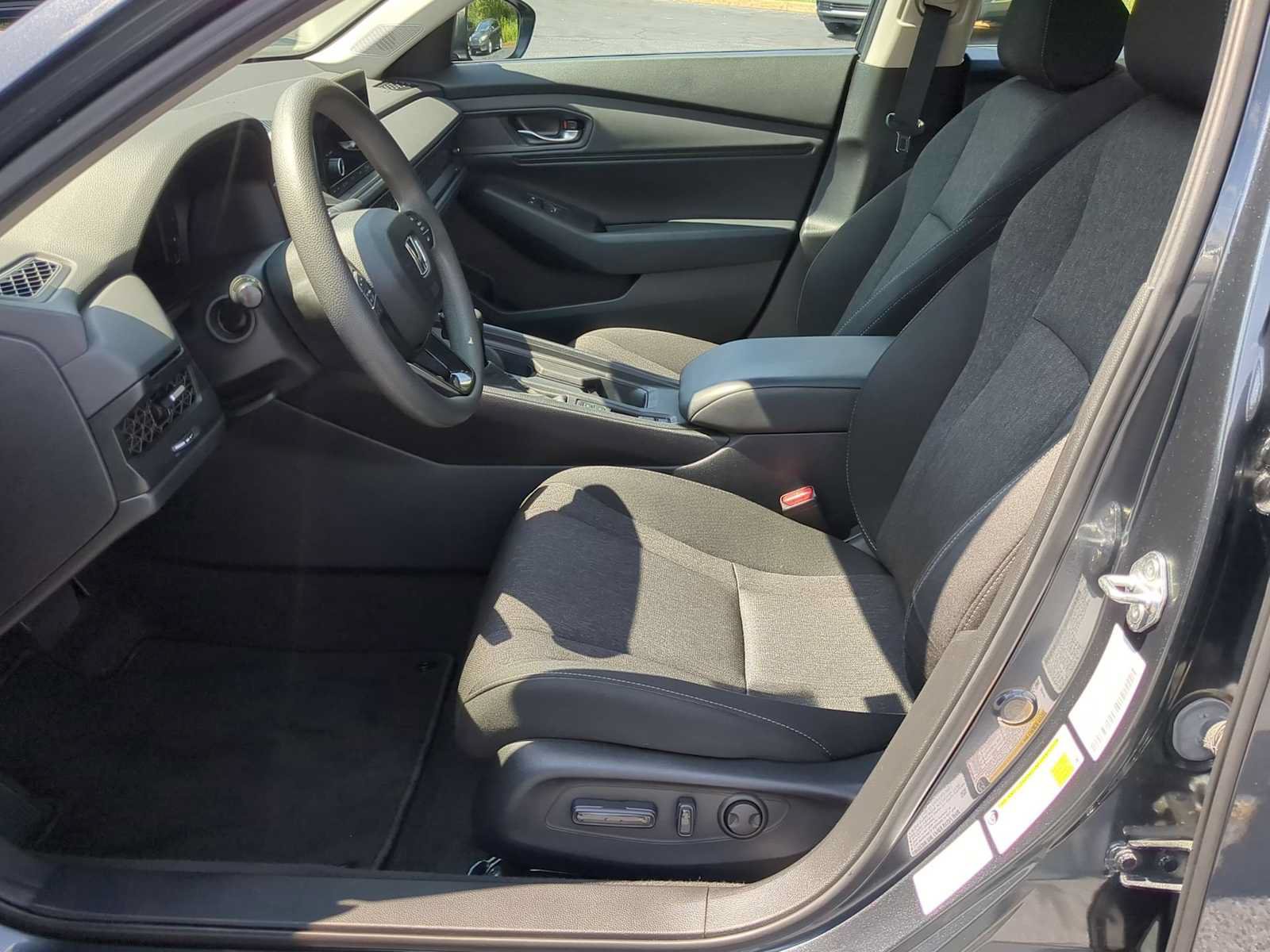 Used 2023 Honda Accord EX image 14