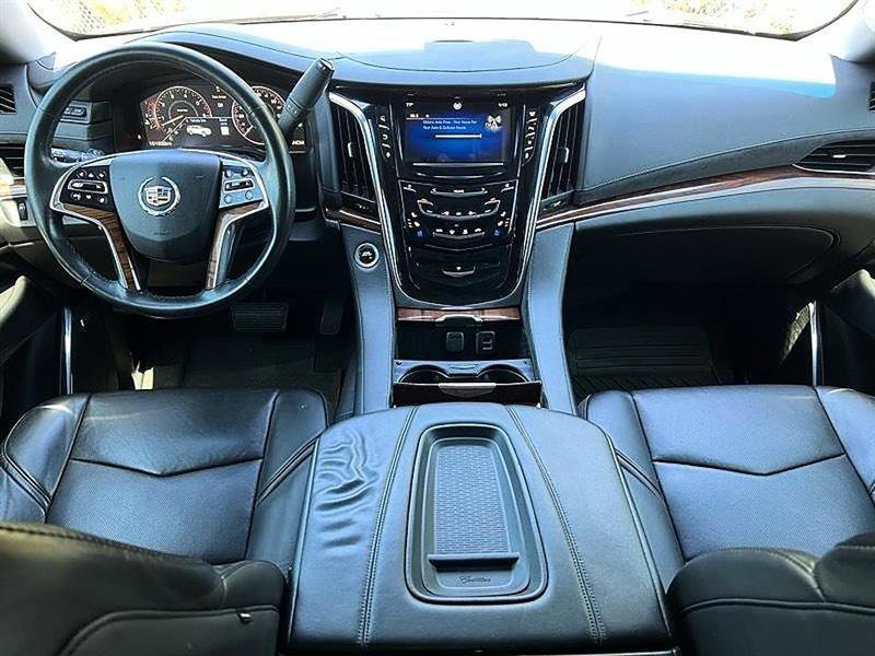 Used 2015 Cadillac Escalade Luxury RWD image 24