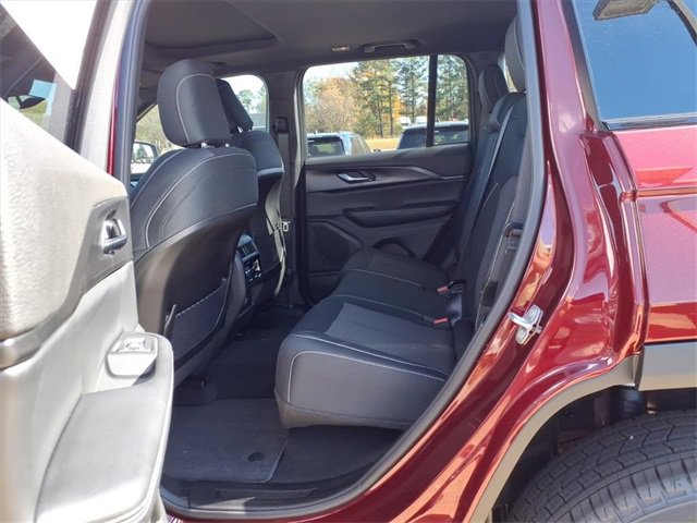 New 2025 Jeep Grand Cherokee Laredo X image 17