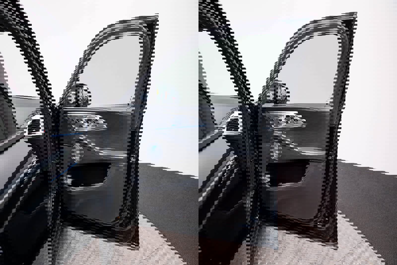 Used 2024 BMW XM image 47