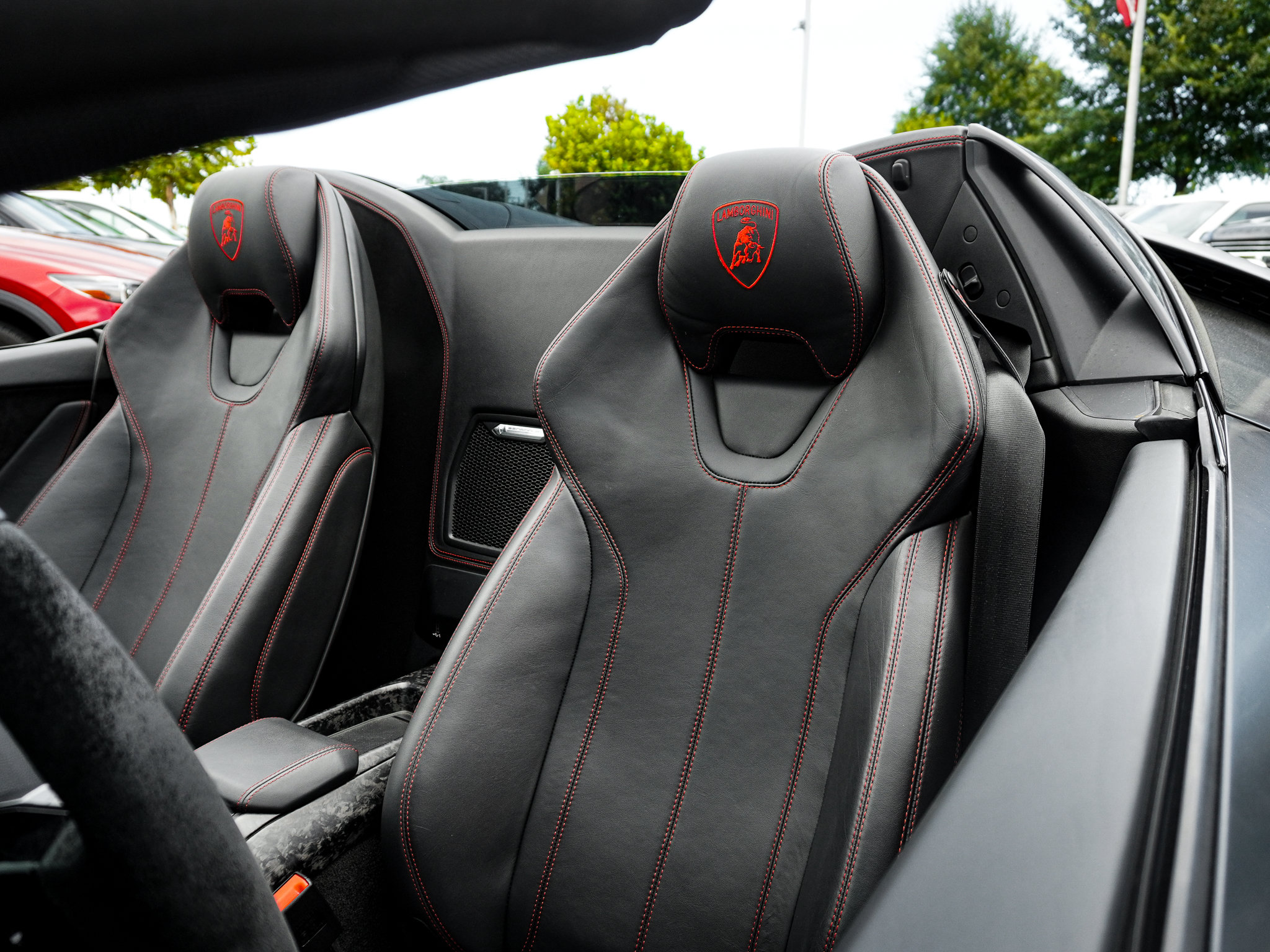 Used 2022 Lamborghini Huracan EVO AWD/4WD image 35